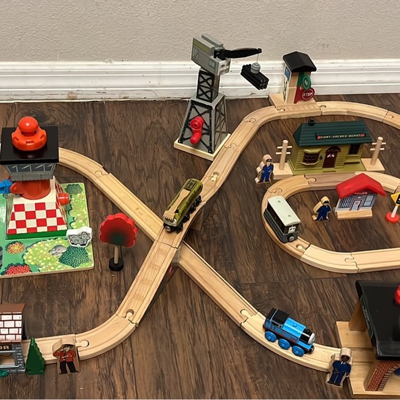 Rare Thomas & Friends Wooden Train Set - Picture 9 of 11